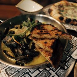 Otus Supply 341 Photos 315 Reviews American New 345 E 9 Photo Of Otus Supply Ferndale Mi United States Mussels