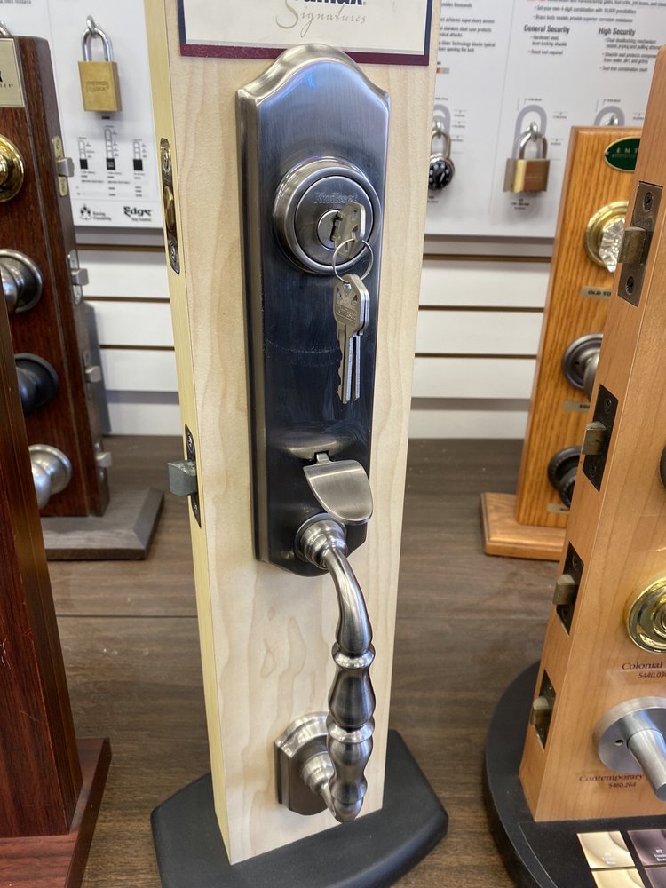 Elie's Lock & Key