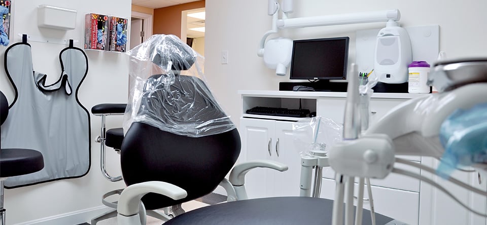 image of business 64 Highland Dental