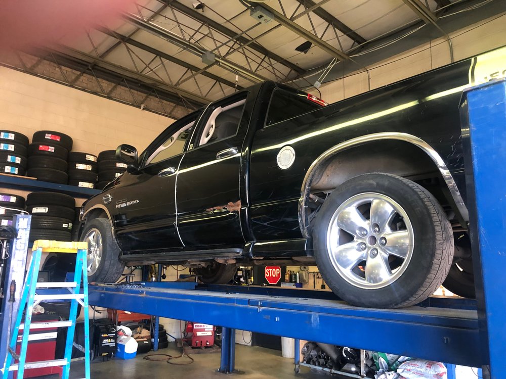 International D & S Garage