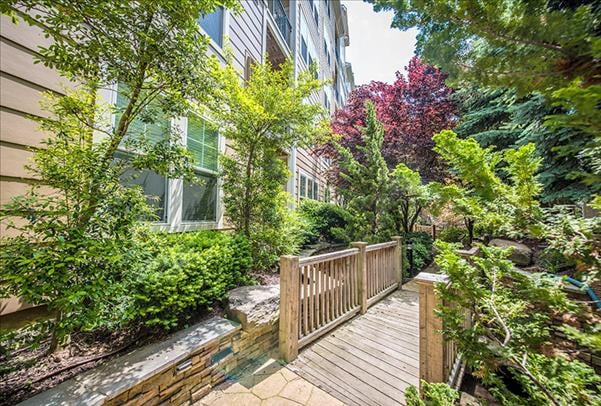 Westchester Rockville Station Apartments