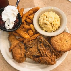 Rowdy S Family Restaurant Closed 77 Photos 56 Reviews Photo Of Rowdy S Family Restaurant Vicksburg Ms United States Fried En Lunch