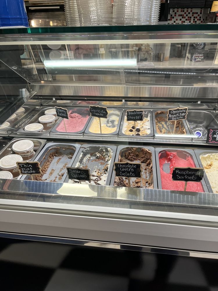 La Patisserie Cafe