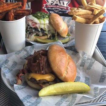 Burgers & Shakes - 143 Photos & 139 Reviews - Burgers - 3331 Hollywood