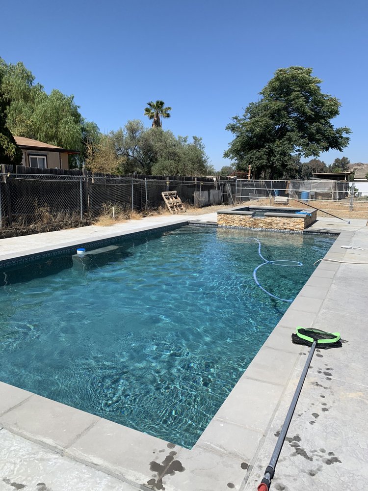 Edgar's Pool Servicing