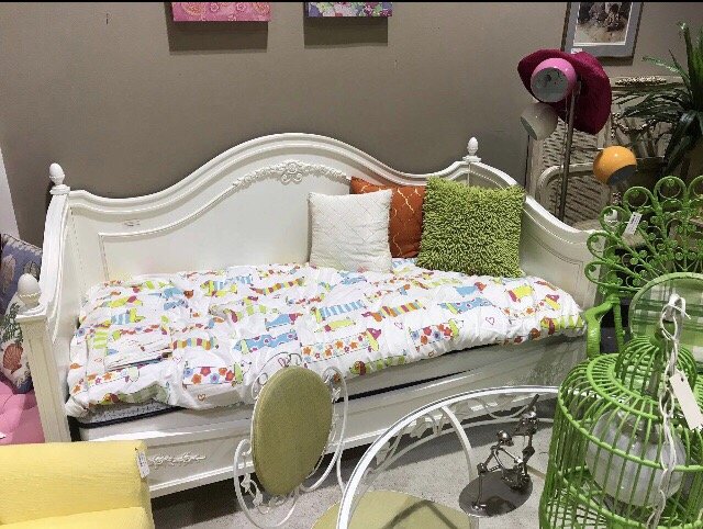 White Daybed Taken From Facebook Yelp Photo Of Delaware Furniture Exchange Newark De United States White Daybed