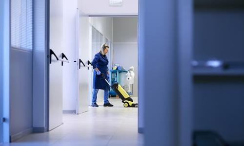 Hotelier Housekeeping & Moving Services