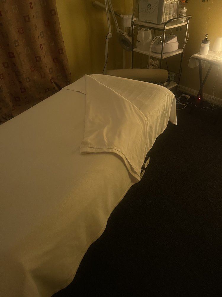 Essentials Massage & Facial