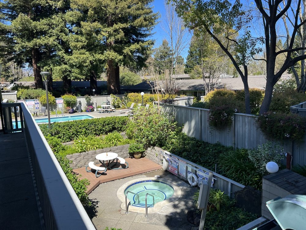 Riverwood Apartments