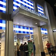bath body works 19 photos 41 reviews cosmetics beauty bath and body works moreno valley mall