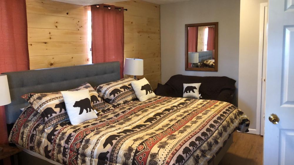 image of business Isaias Flooring