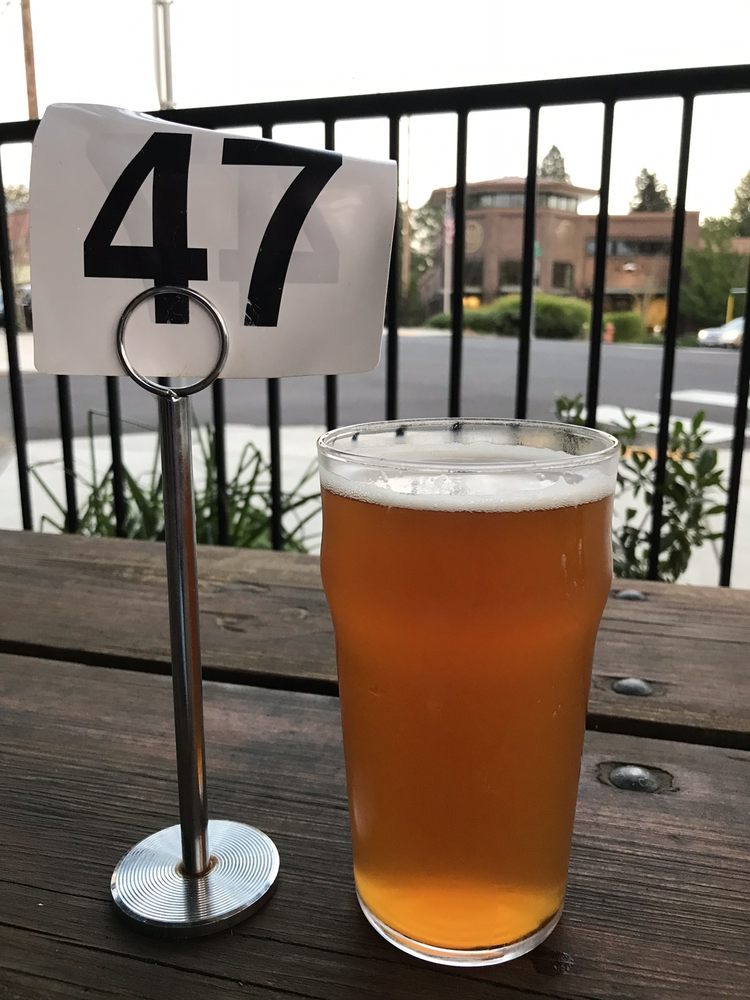 Lucky Labrador Public House