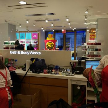 bath body works 34 photos 41 reviews cosmetics beauty bath and body works corporate office address