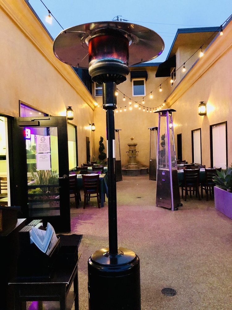 Mama D's Italian Kitchen