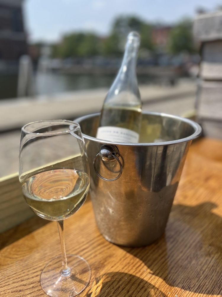 V-NO Wine Bar