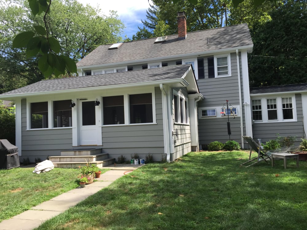 LEON'S PAINTER & CONTRACTOR
