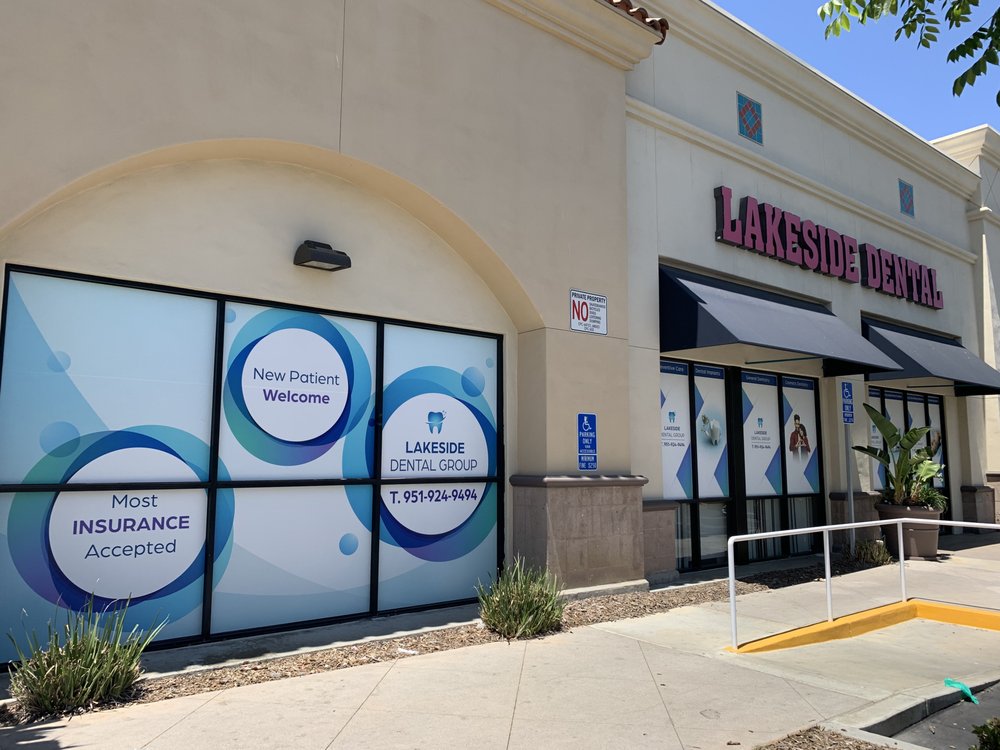 image of business Lakeside Dental Group
