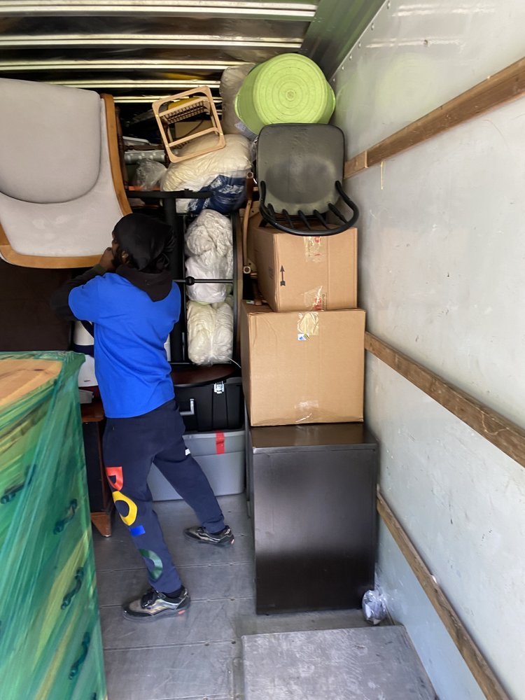 2 Pops & A Truck Movers