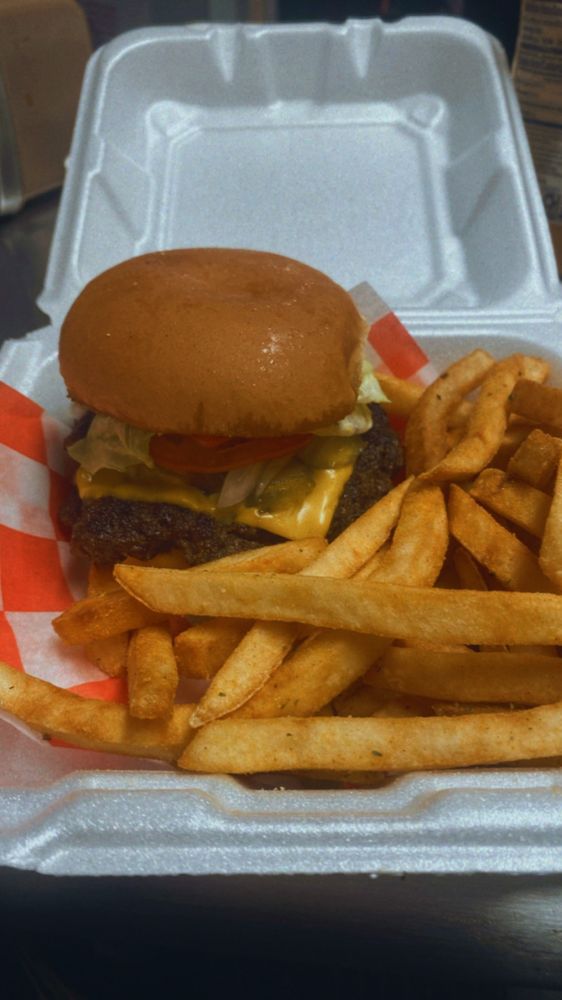 Vic's Grill & Grocery