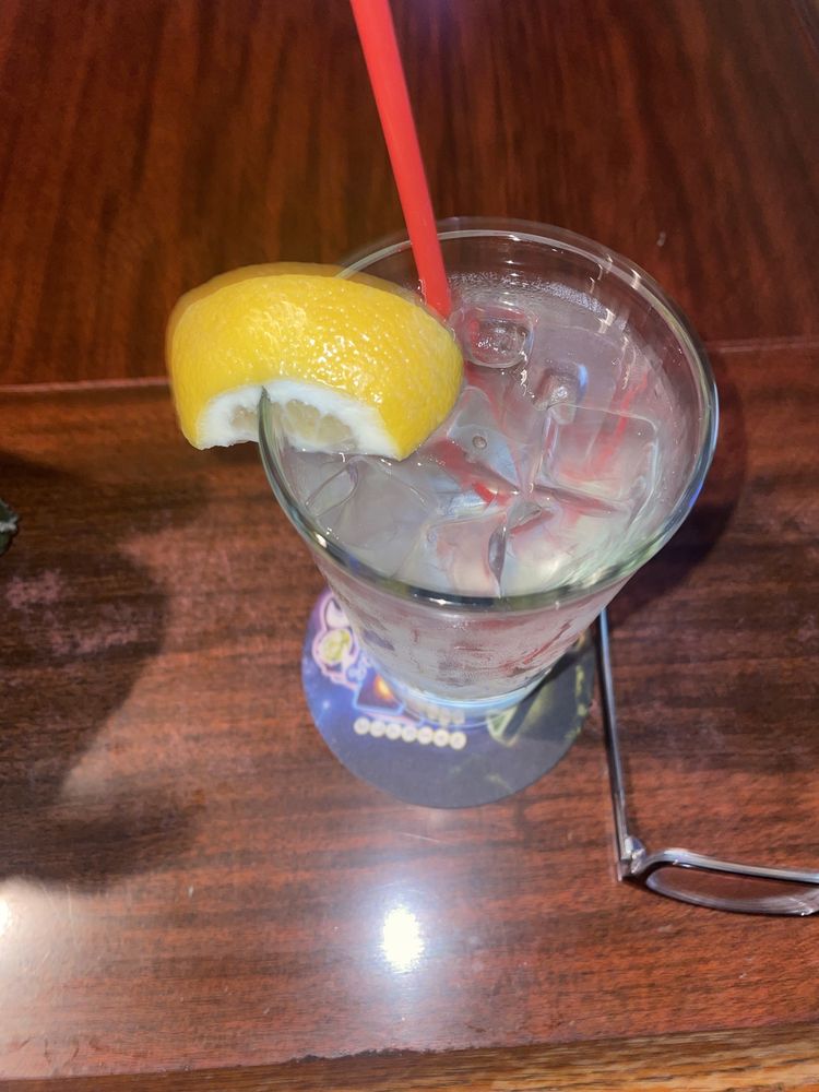 Golden Tee Cocktail Lounge