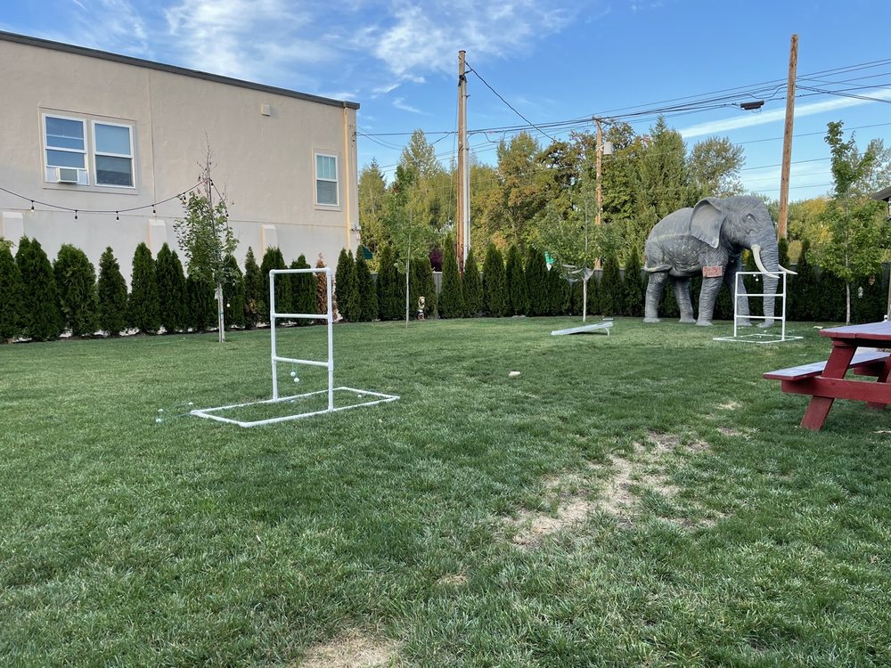 Ace Tavern Ace Tavern