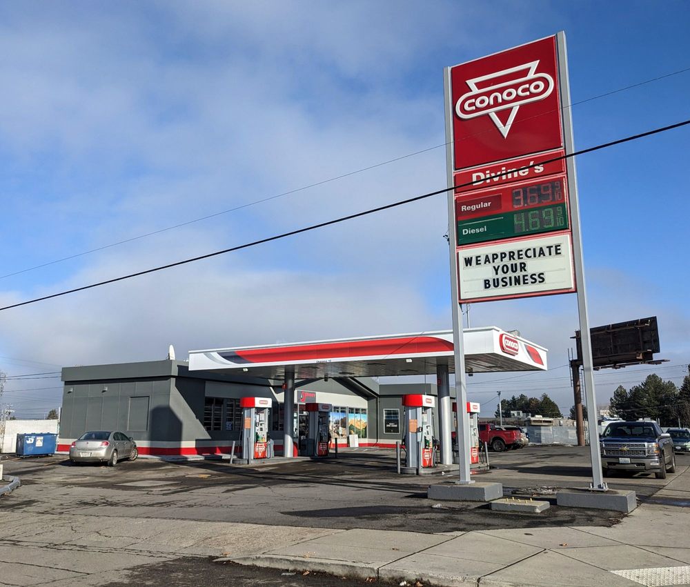 Divine's Convenience Store