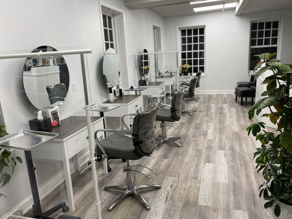 Aura Salon & Style Bar