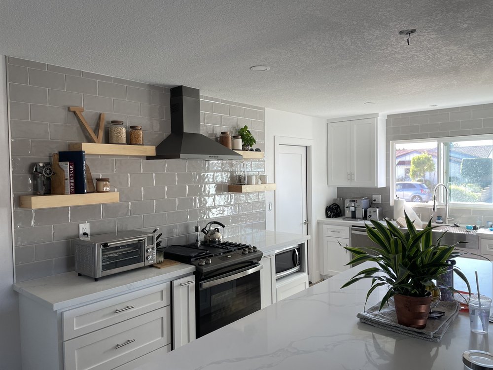 Los Pinos Cabinets