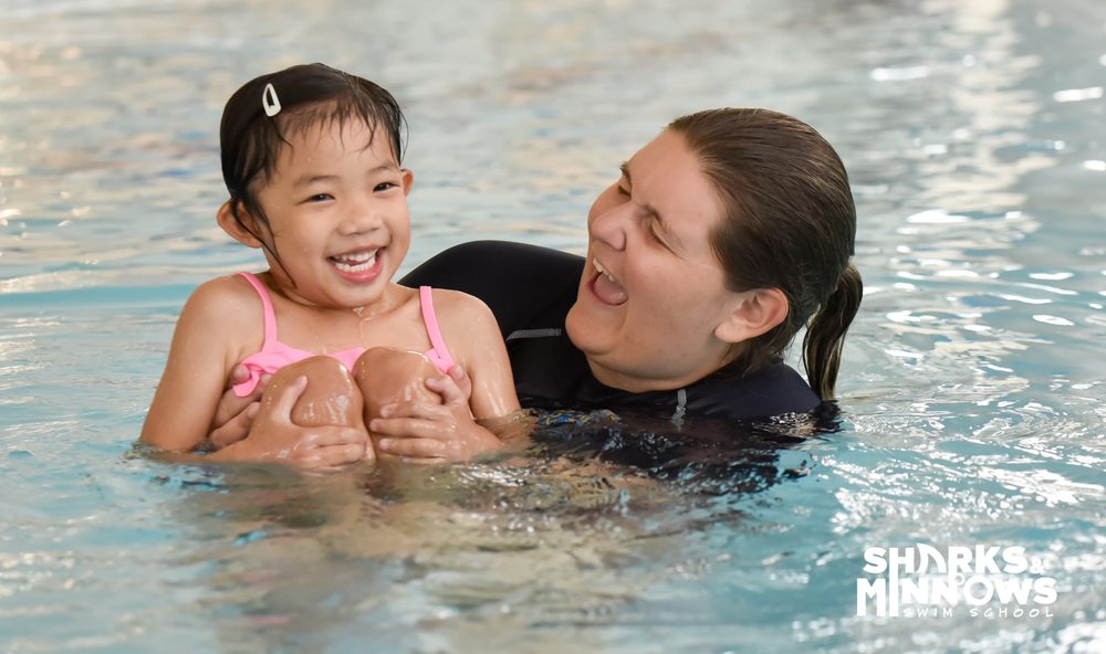 Sharks & Minnows Swim School Logo