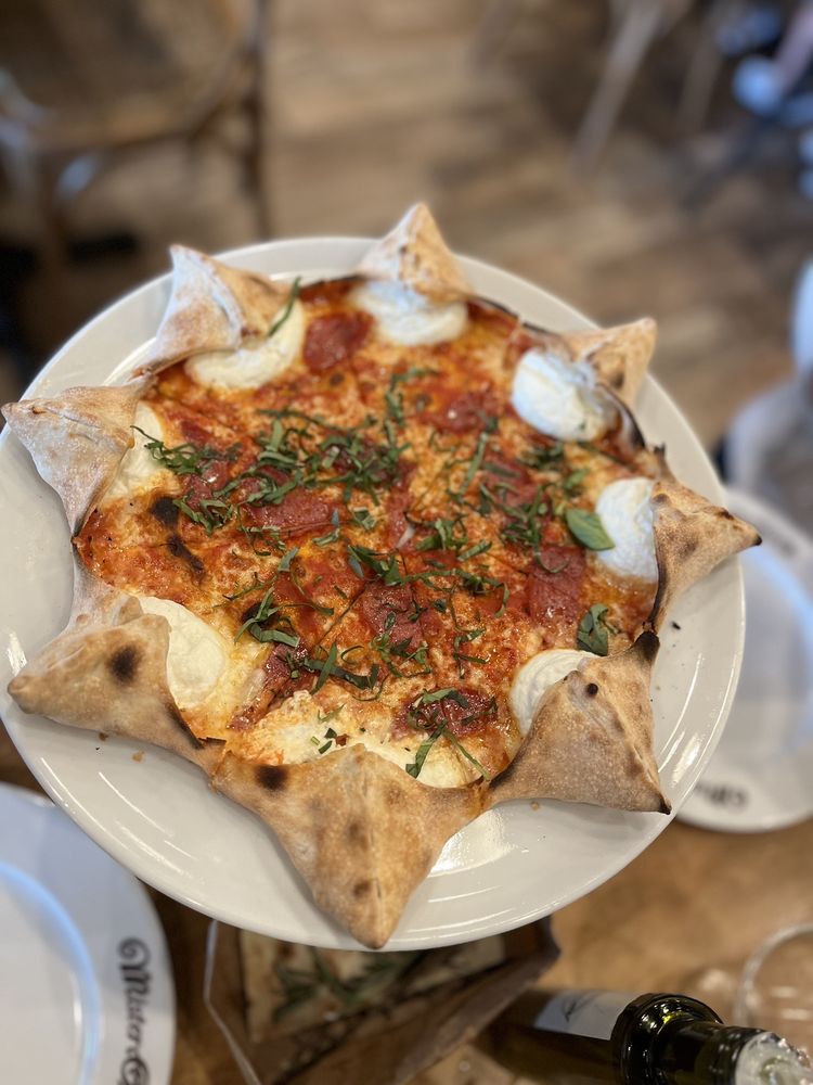 Mister O1 Extraordinary Pizza - Wynwood