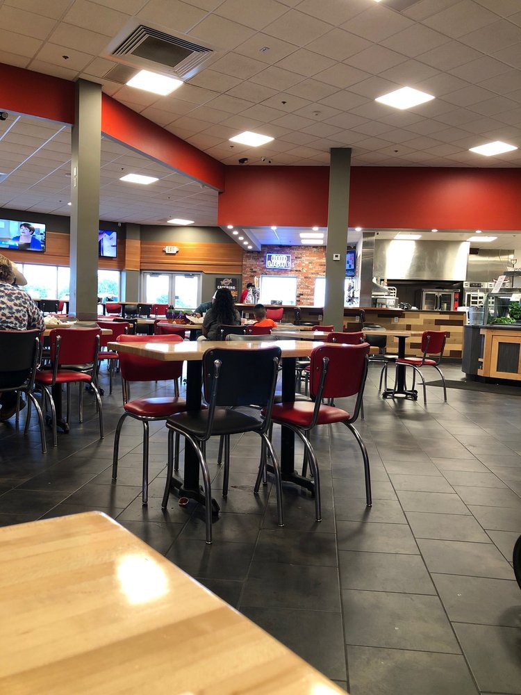 Fuddruckers