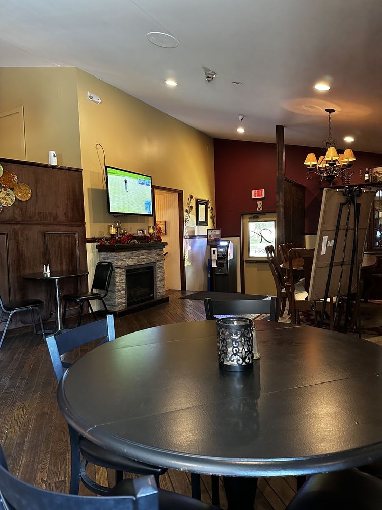 Kitzie's Restaurant & Lounge Club