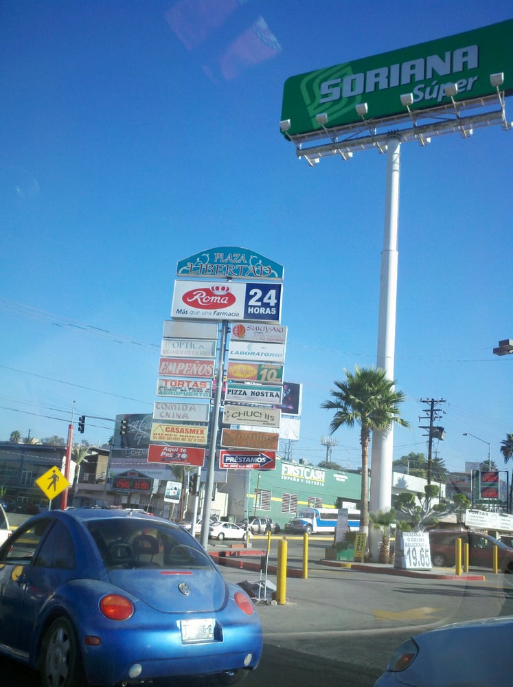 Plaza Libertad Shopping Centers Blvd. Cuauhtémoc Nte. 12, La Postal