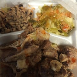David Family Kitchen 16 Photos Soul Food 2301 Broadway St Photo Of David Family Kitchen Little Rock Ar United States Oxtails Cabbage