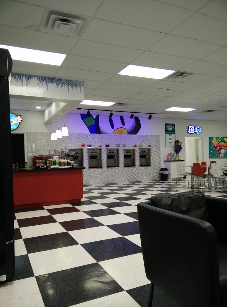 Brain Freeze Ice Cream & Frozen Yogurt 1801 S 77 Sunshine Strip