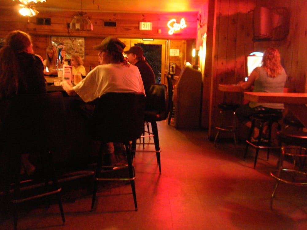 Bottom Line Bar & Grill