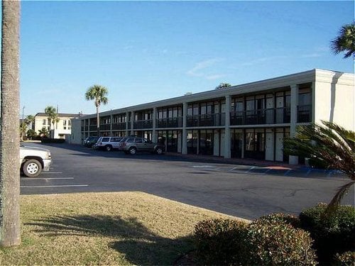 Holiday Inn Hotel Waycross Closed Hotels 1725 Memorial Dr Photo Of Holiday Inn Hotel Waycross Ga United States