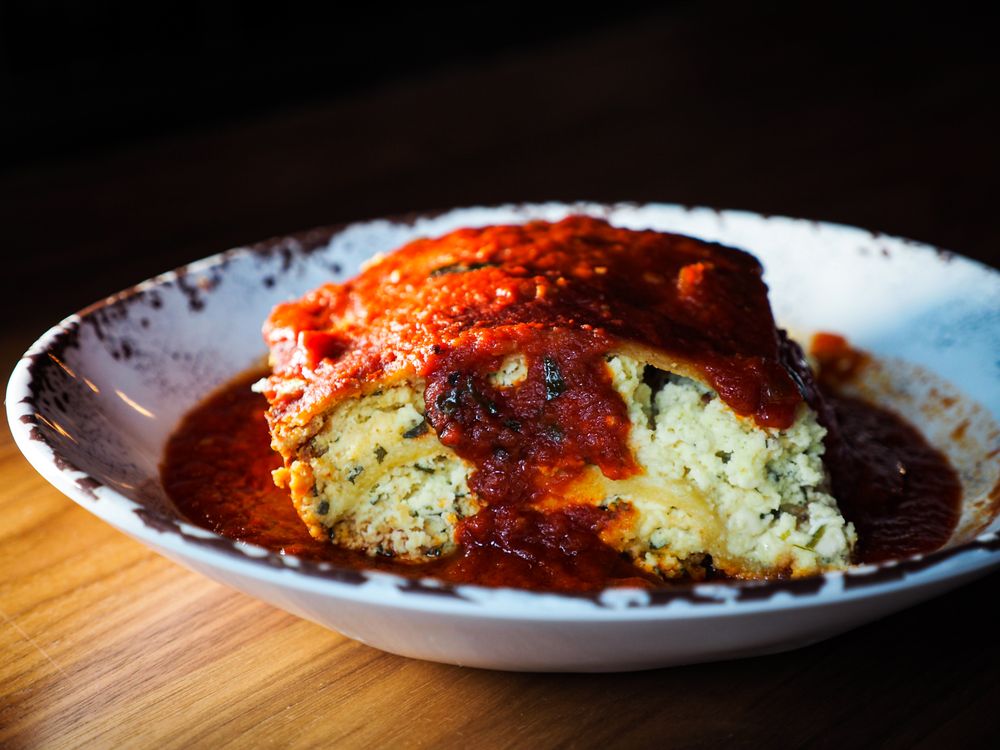 Roots Handmade Pizza Old Town, Chicago Roadtrippers