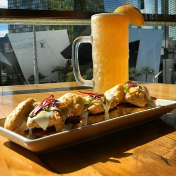 Twin Peaks - 340 Photos & 293 Reviews - Sports Bars - 3717 Las Vegas