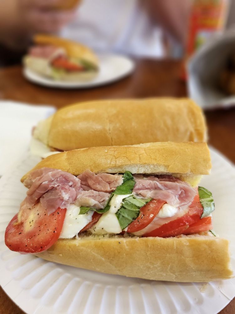 Italia Panetteria & Deli