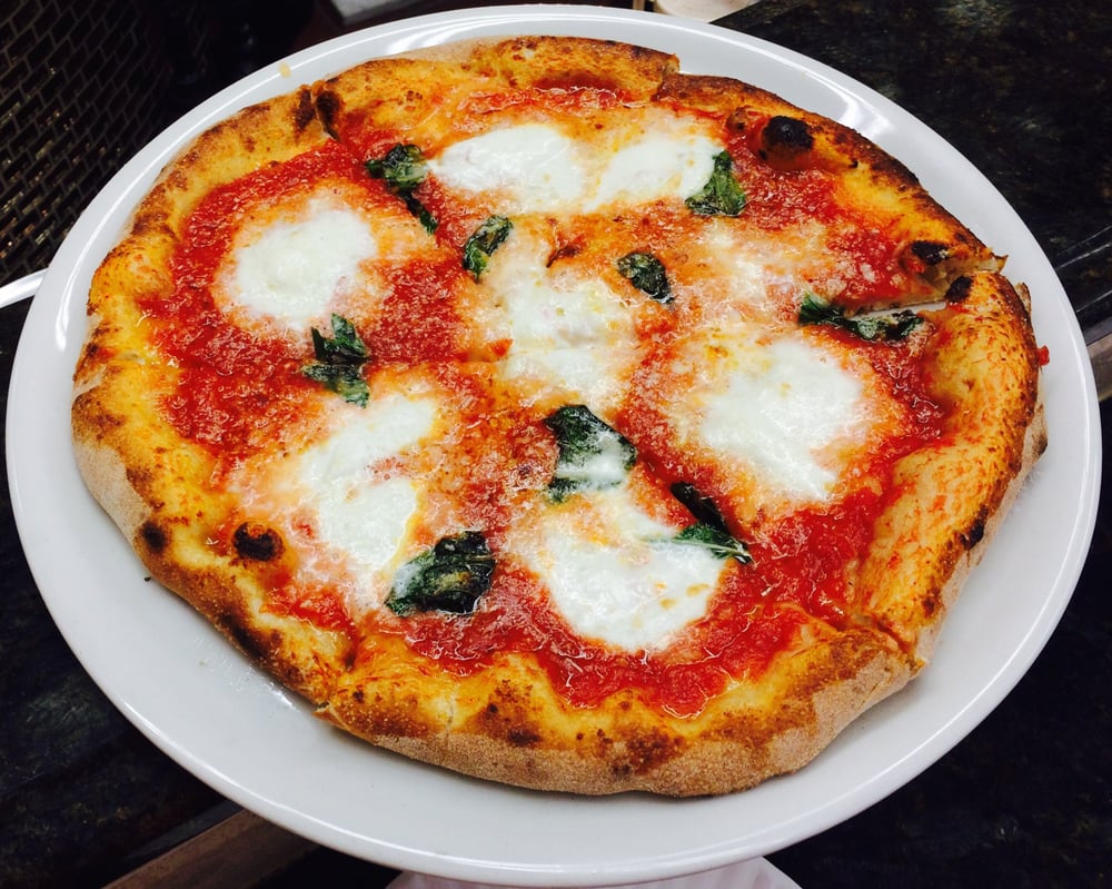 Margherita D.O.P. (Mozzarella di bufala campana D.O.P ...