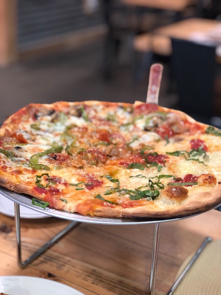 Muzzarella Pizza & Italian Kitchen Image