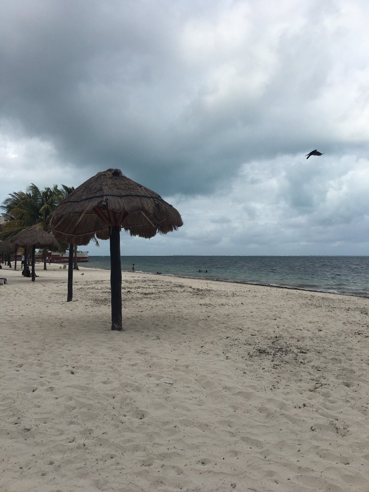 Playa El Niño Bert Nice And Peaceful Beach Restaurants On The Photo Of Playa Del Niño Cancún Quintana Roo Mexico El
