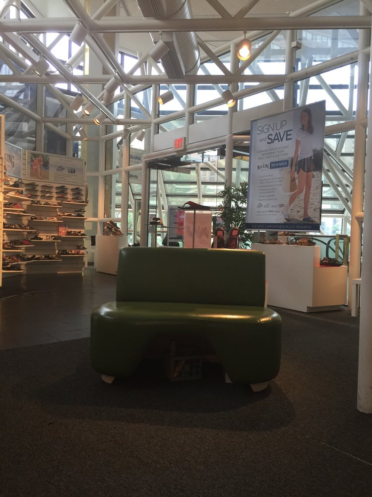 The Walking Company Shoe Stores Back Bay Boston, MA Reviews