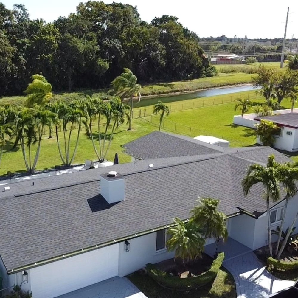 Molina's Roofing Services