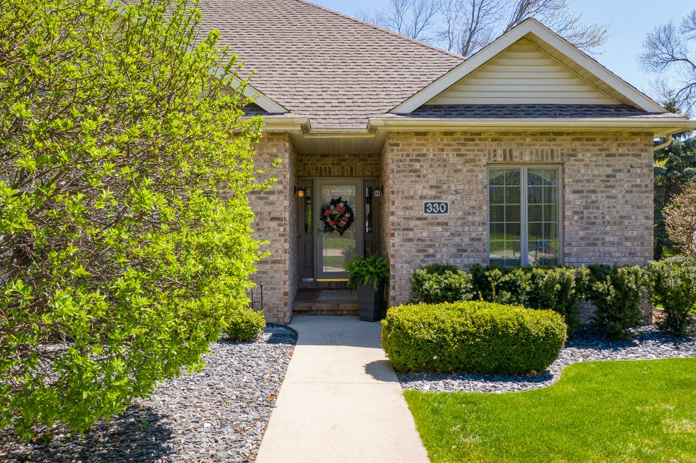 Julie Aslin - Coldwell Banker The Real Estate Group