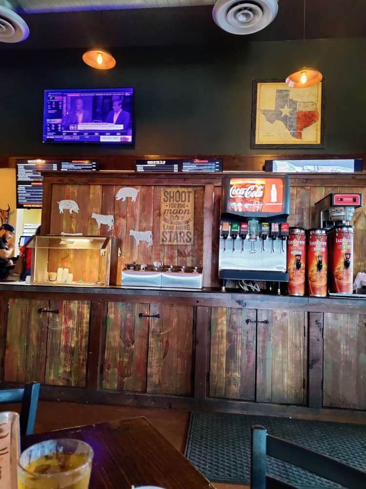 Smokin’ Moon BBQ & Beer Garden, Pharr Roadtrippers