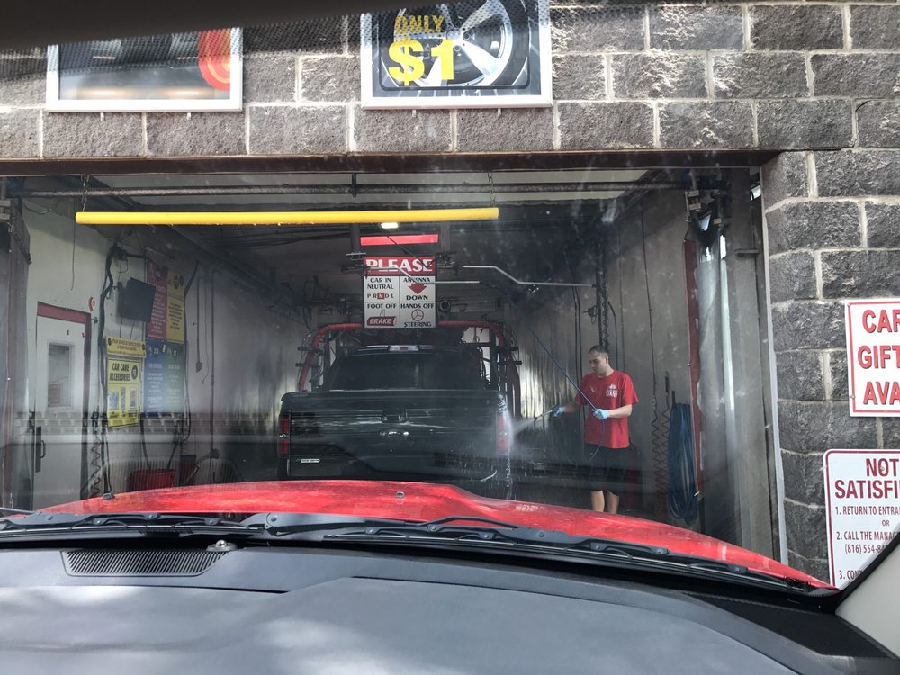 Squeaky Clean Car Wash Car Wash 1005 SW Blue Pkwy, Lees Summit, MO