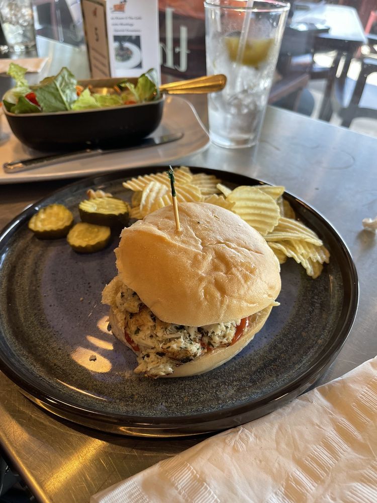 The Cafe: An American Bistro