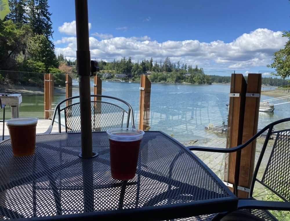 Island View Market and Public House